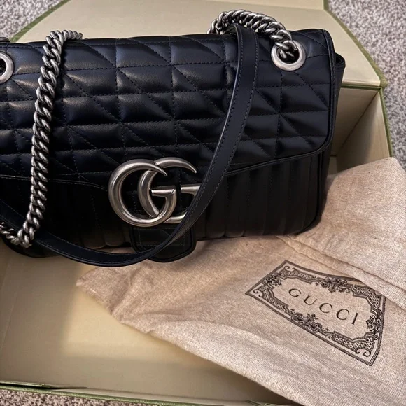 Gucci GG MARMONT MATELASSÉ MEDIUM SHOULDER BAG Black with Antique Silver - Picture 9 of 10